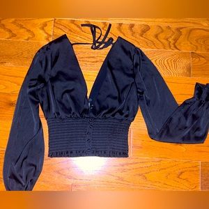 Black deep V long sleeve top 🌃